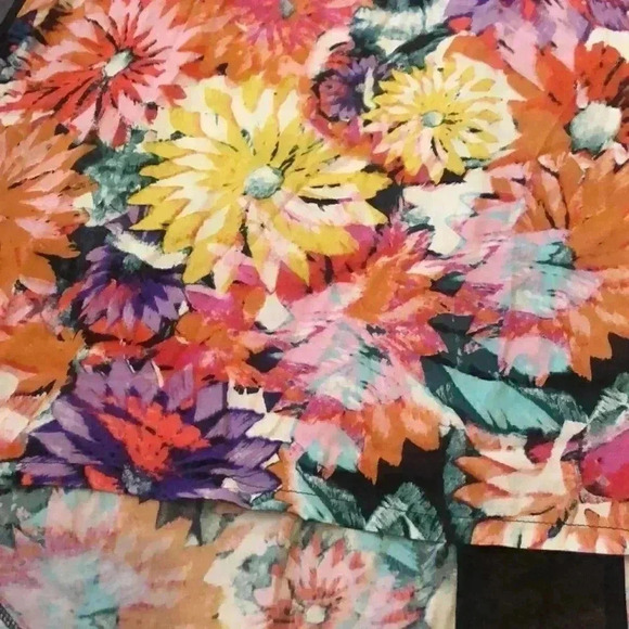 ✨🆕minkpink🆕✨ | Floral high lo racerback tank top - Picture 4 of 10